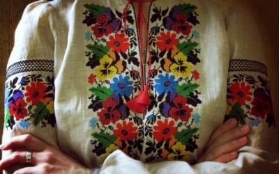 Жіноча фігура в українському вбранні. Заняття гуртка декоративно-ужиткового напряму